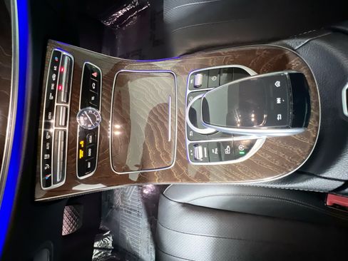 Used 2019 Mercedes-Benz E 300 image 24