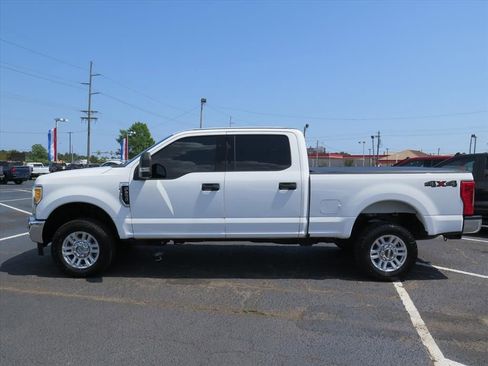 Used 2017 Ford F250 XLT AWD/4WD image 6
