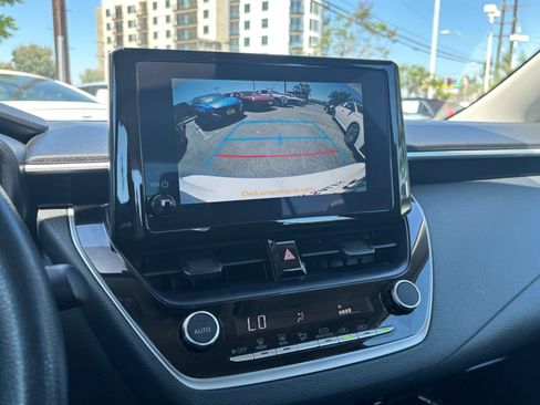 Used 2025 Toyota Corolla LE FWD image 24