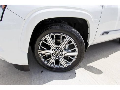 Used 2025 Toyota Sequoia Capstone w/ Tow Technology Package AWD/4WD image 33