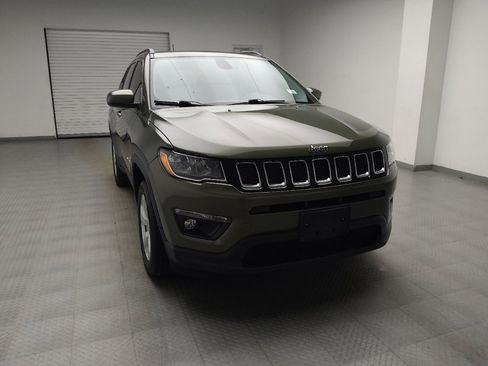 Used 2019 Jeep Compass Latitude w/ Cold Weather Group AWD/4WD image 14