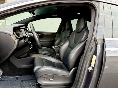 Used 2018 Tesla Model X 100D image 18