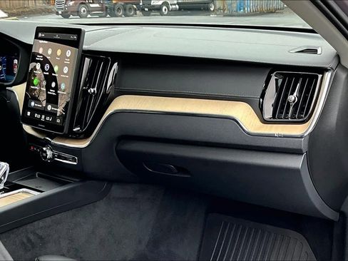 Used 2026 Volvo XC60 B5 Ultra w/ Climate Package image 19