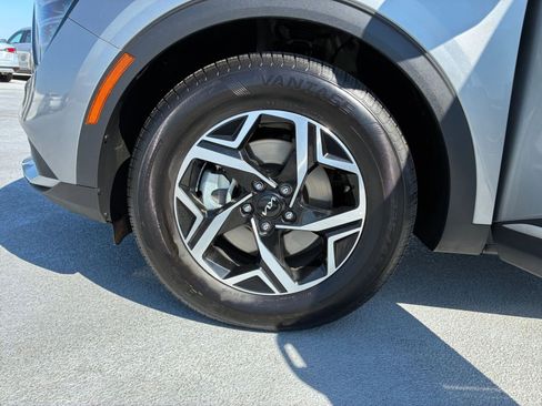 Used 2025 Kia Sportage LX FWD image 29