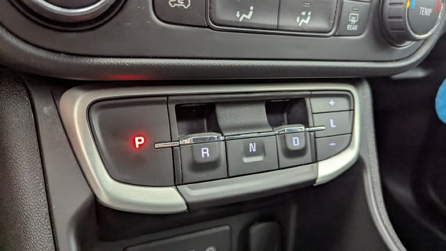 Used 2023 GMC Terrain SLE AWD/4WD image 16