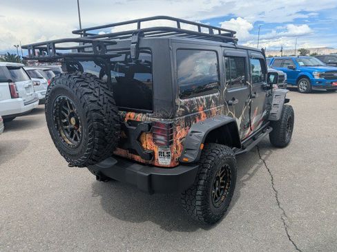 Used 2017 Jeep Wrangler Unlimited Rubicon w/ Connectivity Group AWD/4WD image 5