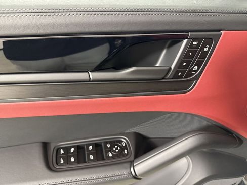 New 2026 Porsche Cayenne GTS image 34