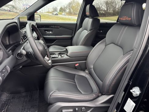 New 2026 Honda Pilot TrailSport image 3