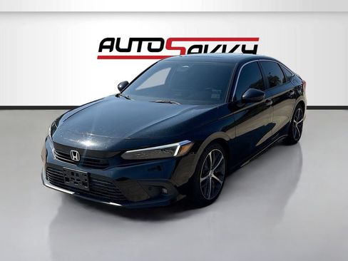 Used 2023 Honda Civic Touring image 3