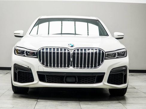Used 2021 BMW 740i xDrive w/ M Sport Package AWD/4WD image 7