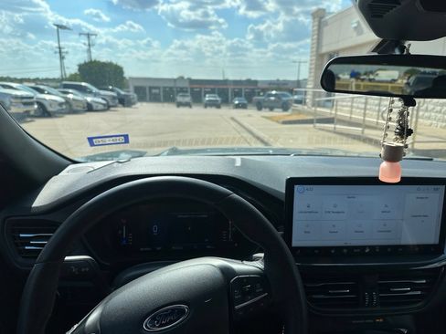 Used 2024 Ford Escape ST-Line w/ Tech Pack #1 FWD image 13