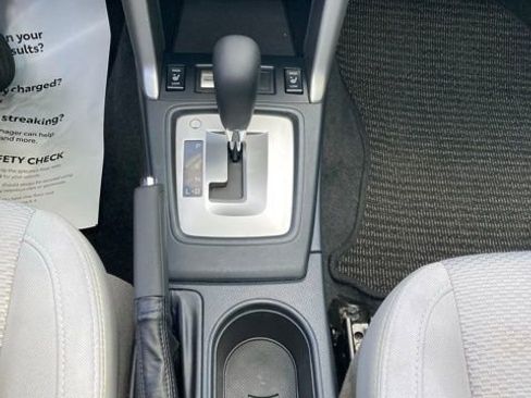 Used 2018 Subaru Forester 2.5i Premium w/ All-Weather Package AWD/4WD image 37