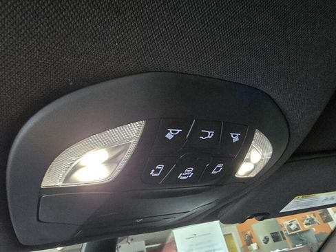 Used 2025 Chrysler Pacifica Select FWD image 33