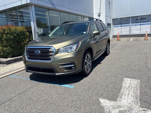 Used 2022 Subaru Ascent Limited w/ Technology Package AWD/4WD image 5