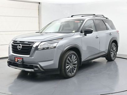 Used 2024 Nissan Pathfinder SL w/ SL Premium Package