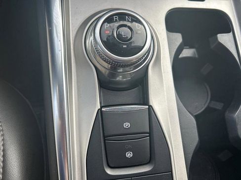 Used 2022 Ford Explorer XLT w/ Equipment Group 202A image 17