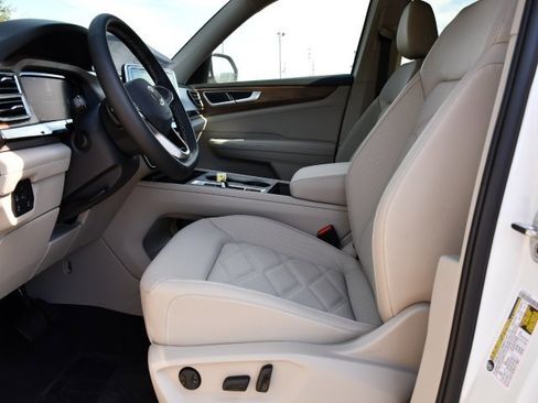 New 2026 Volkswagen Atlas SE image 12