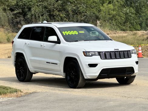 Used 2019 Jeep Grand Cherokee Altitude AWD/4WD image 1