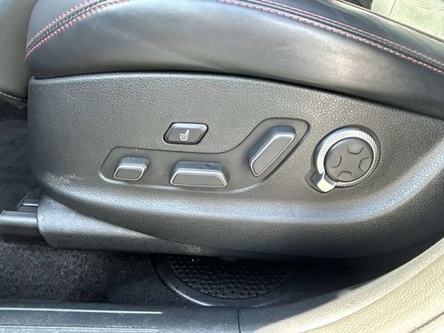 Used 2022 Genesis GV70 3.5T Sport w/ Sport Prestige Package AWD/4WD image 32