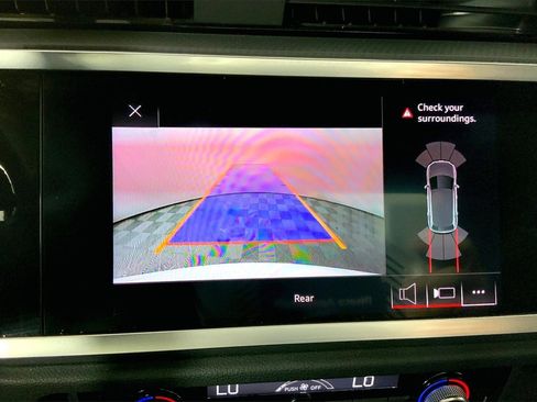 Used 2020 Audi Q3 2.0T Premium w/ Convenience Package image 21