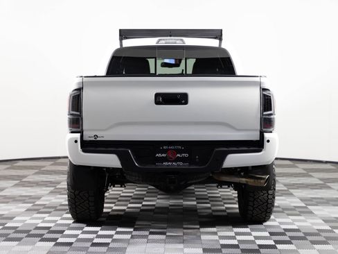 Used 2021 Toyota Tacoma TRD Off-Road w/ Technology Package AWD/4WD image 6