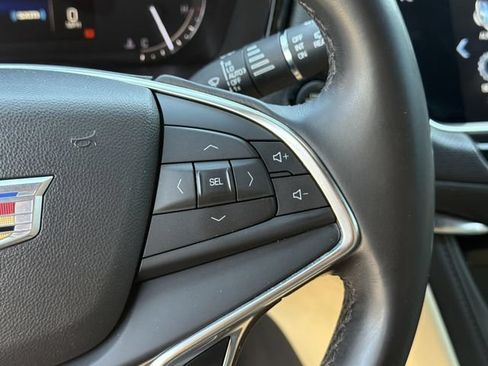 Used 2018 Cadillac XT5 FWD image 28