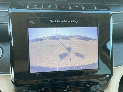Used 2022 Jeep Grand Cherokee L Limited AWD/4WD image 19