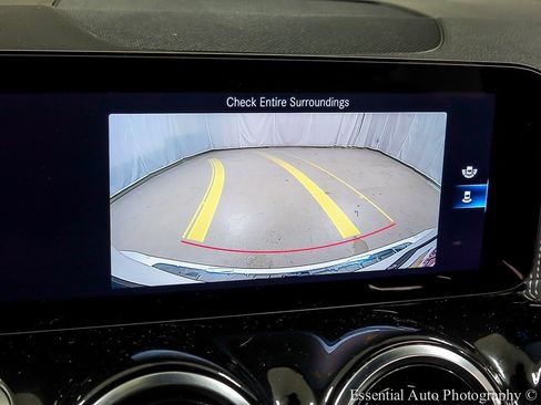 Used 2023 Mercedes-Benz GLB 250 GLB 250 image 18