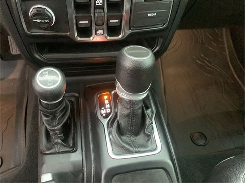 Certified 2021 Jeep Gladiator Sport image 34