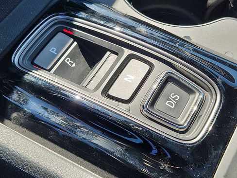 Used 2025 Honda Pilot TrailSport image 14