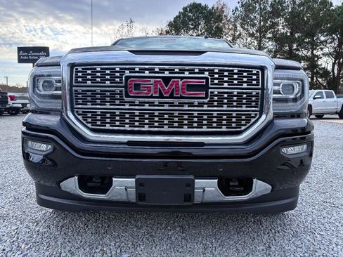 Used 2017 GMC Sierra 1500 Denali image 2
