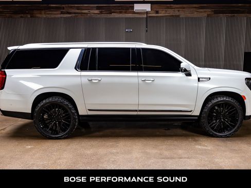 Used 2023 GMC Yukon XL Denali Ultimate image 11