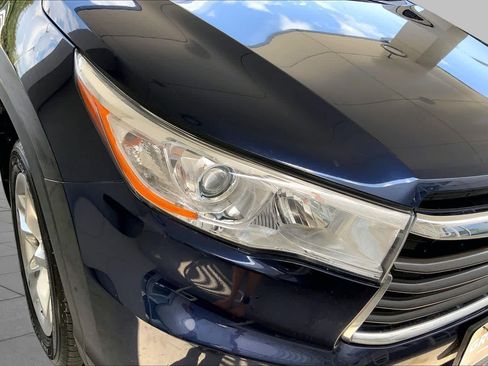Used 2016 Toyota Highlander Limited w/ Driver Technology Package AWD/4WD image 27