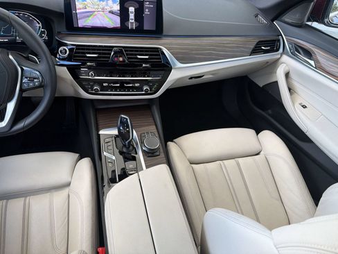 Used 2023 BMW 530e xDrive w/ Premium Package AWD/4WD image 31