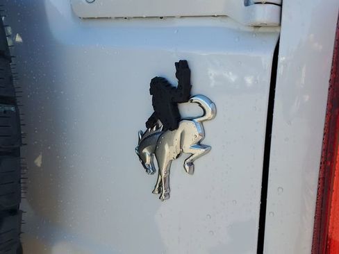 Used 2023 Ford Bronco Black Diamond image 8