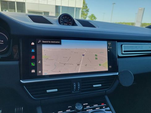 Certified 2022 Porsche Cayenne GTS AWD/4WD image 22