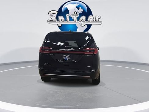 New 2026 Chrysler Pacifica Pinnacle image 10