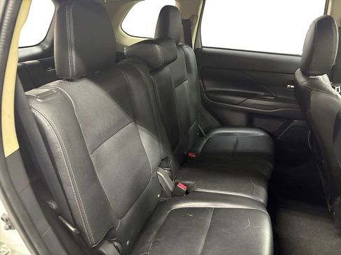 Used 2016 Mitsubishi Outlander GT image 18