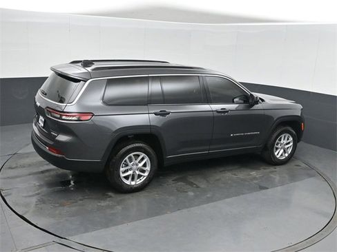 New 2025 Jeep Grand Cherokee L Laredo image 32