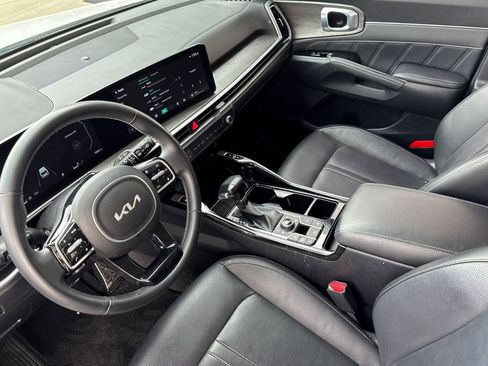 Certified 2025 Kia Sorento SX AWD/4WD image 11