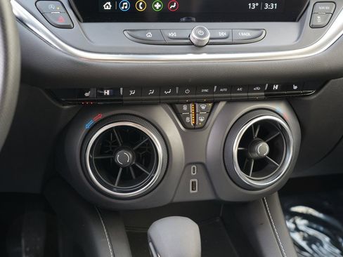 Used 2025 Chevrolet Blazer LT image 24