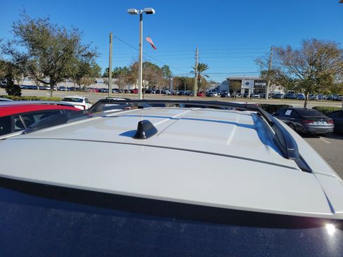 Used 2025 Toyota Sienna XLE image 17