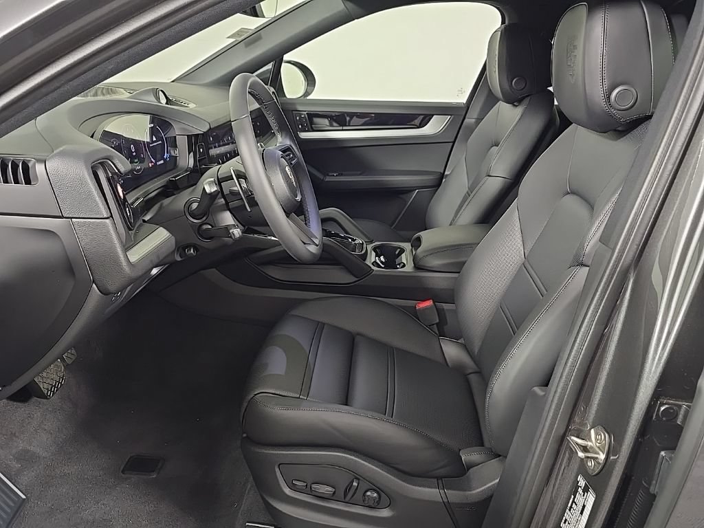 Certified 2025 Porsche Cayenne E-Hybrid Coupe AWD/4WD image 5