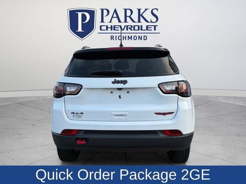 Used 2022 Jeep Compass Trailhawk w/ Trailhawk Elite Group AWD/4WD image 6