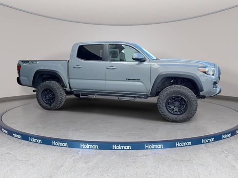 Used 2021 Toyota Tacoma TRD Off-Road AWD/4WD image 5