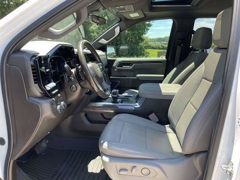 Used 2023 Chevrolet Silverado 1500 LTZ w/ LTZ Premium Package RWD image 4