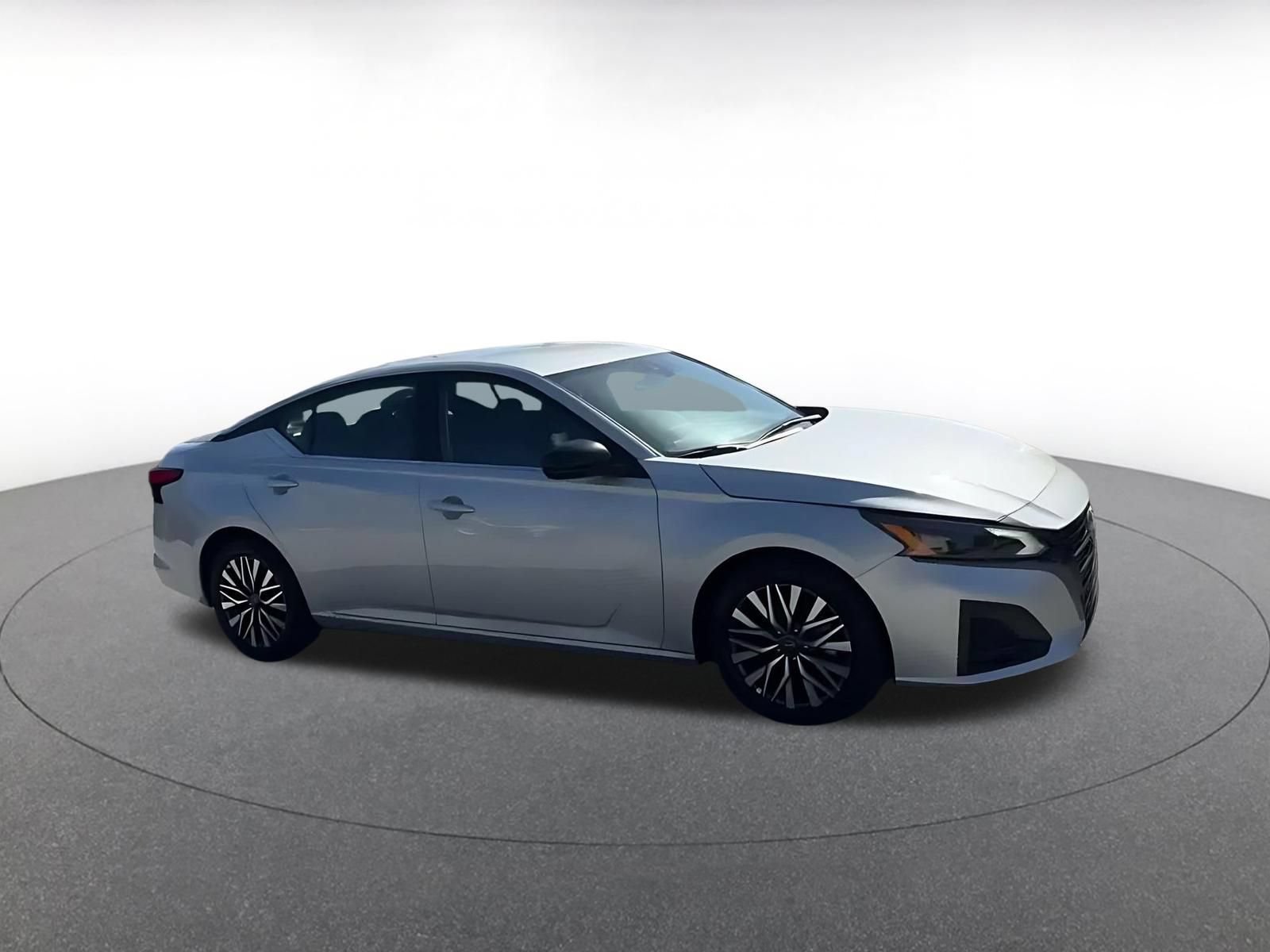 Used 2026 Nissan Altima 2.5 SV FWD image 2