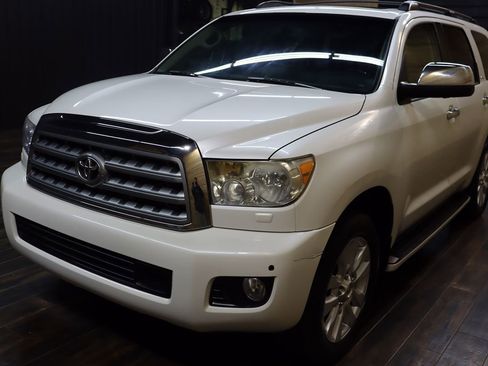 Used 2013 Toyota Sequoia Platinum RWD image 6