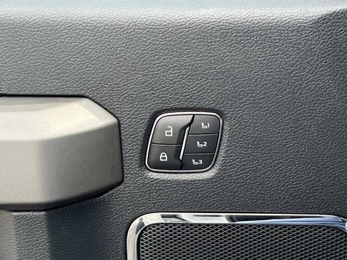 Used 2022 Ford F250 Platinum image 28