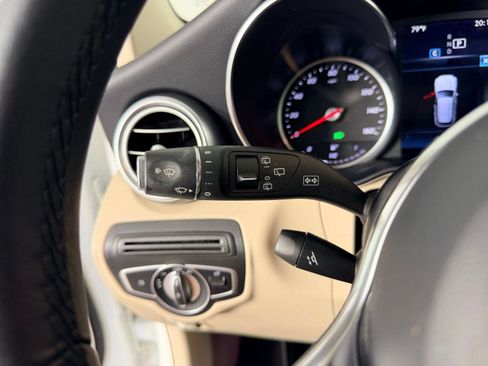 Used 2021 Mercedes-Benz GLC 300 4MATIC image 27